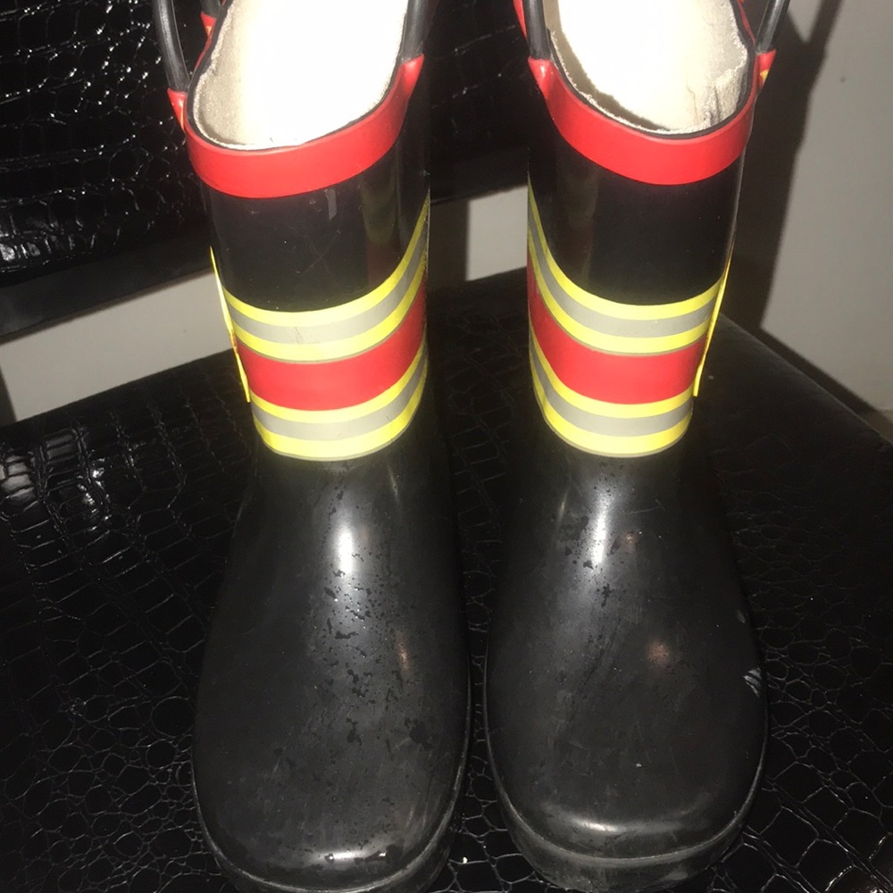 Boys rainboots. Gently used